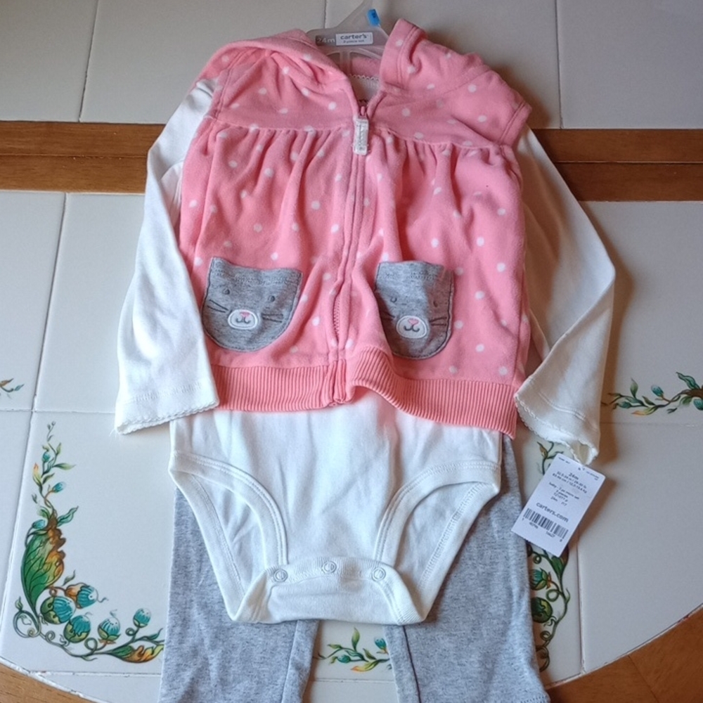 NWT 🌷🐇 3-Piece Outfit